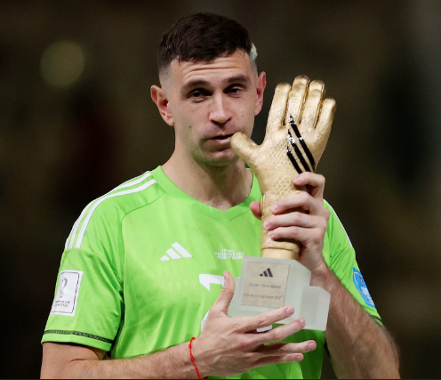 Golden Glove Replica