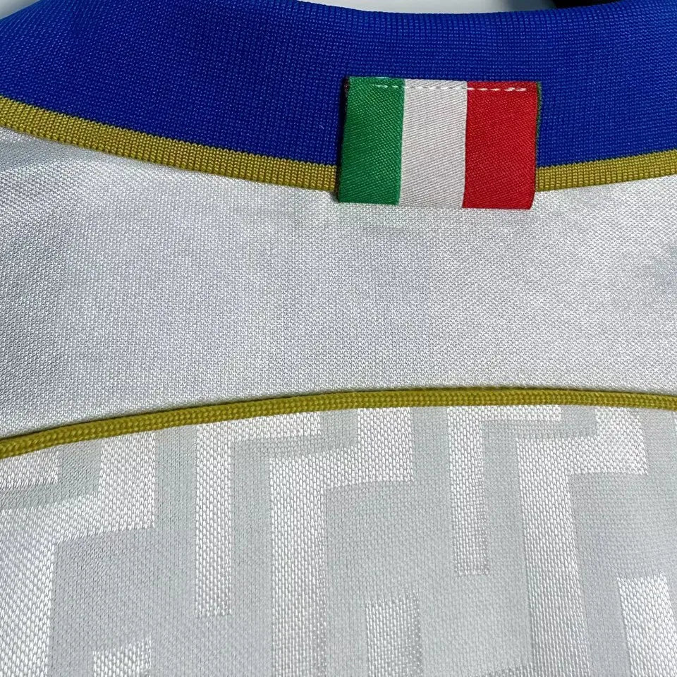 Italy 1995 Away Retro Kit